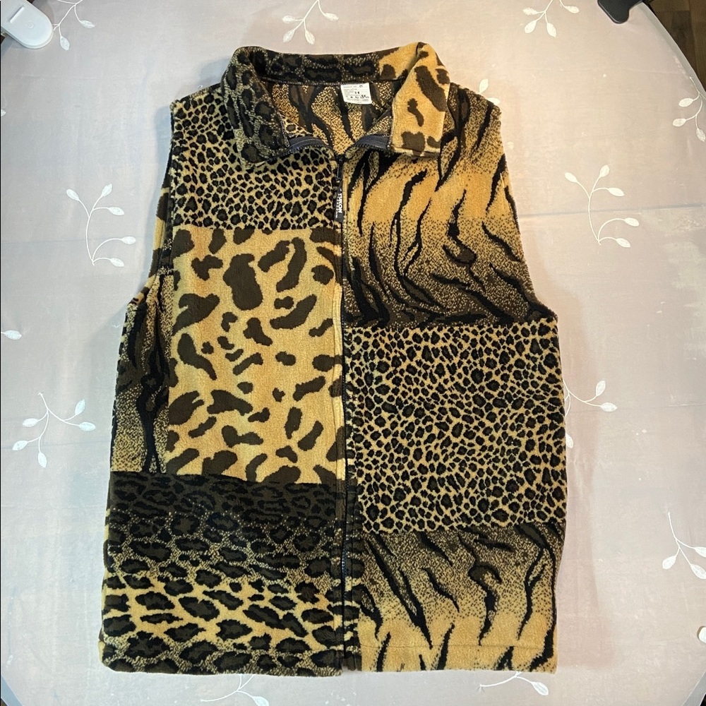 Animal Print Patch Yukon Fleece Vest No Sleeve Man Medium Made in Canada